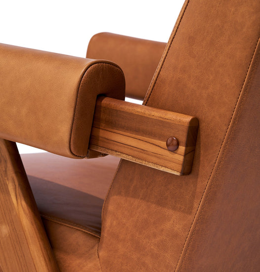 Débora Lounge Chair - Walnut & Caramel Leather